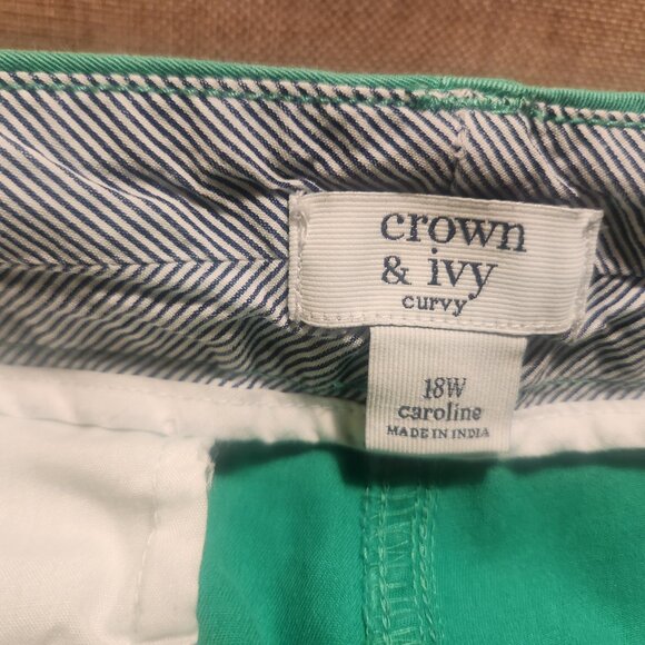 Crown & Ivy Kelly Green Women's Cuffed Bermuda Shorts Plus Size 18W Cotton Blend - Picture 7 of 10